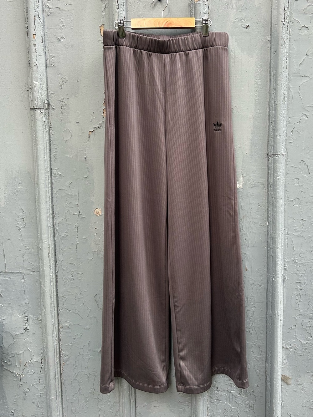 Adidas Essentials winterized Wide Rib Pants, size L - Picture 3 of 11